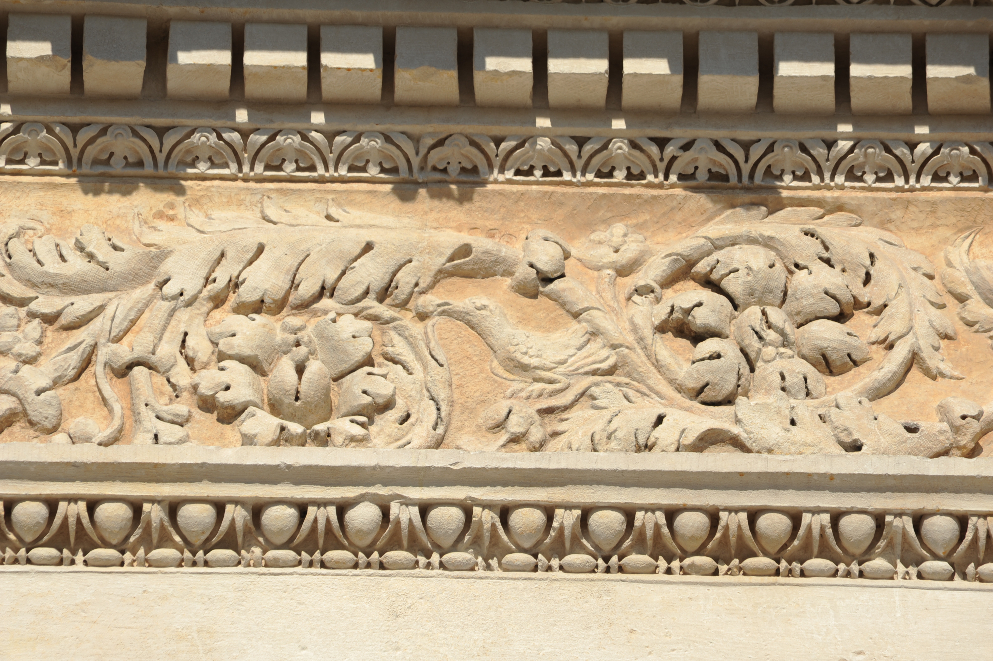 Frieze - La Maison Carrée