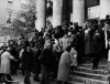 Manifestation pour la conservation sur place de la colonnade du théâtre