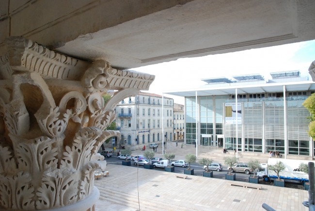 La place de la Maison Carrée avec Carré d'Art