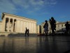 Le parvis entre Maison Carrée et Carré d'art