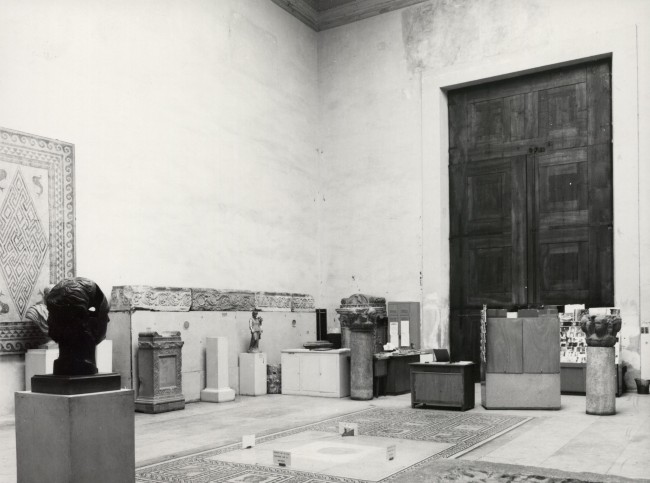 Intérieur de la Maison Carrée