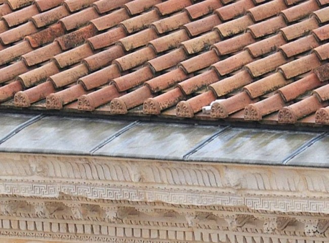 Toiture de la Maison Carrée