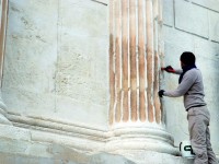 Badigeonnage des cannelures des colonnes